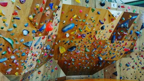 愛知県のクライミング施設「クライミングジム GANBA（ガンバ）」